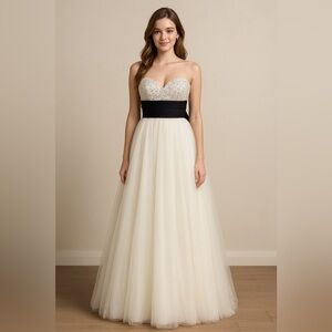 Jovani White & Black Strapless Beaded Sweetheart Gown Size 0